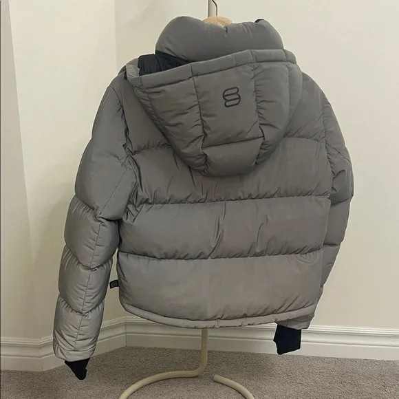 Aritzia Gray Reflective Super Puff Jacket - Picture 4 of 13